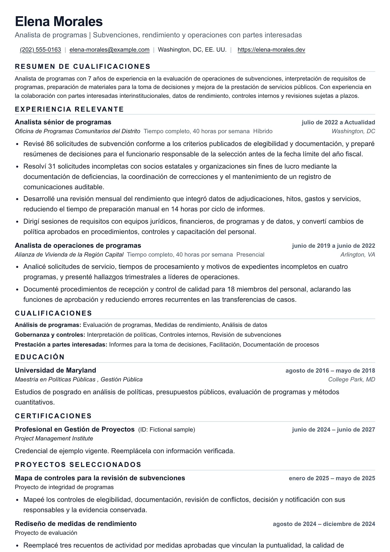 Usa esta plantilla de currículum para una solicitud federal de dos páginas